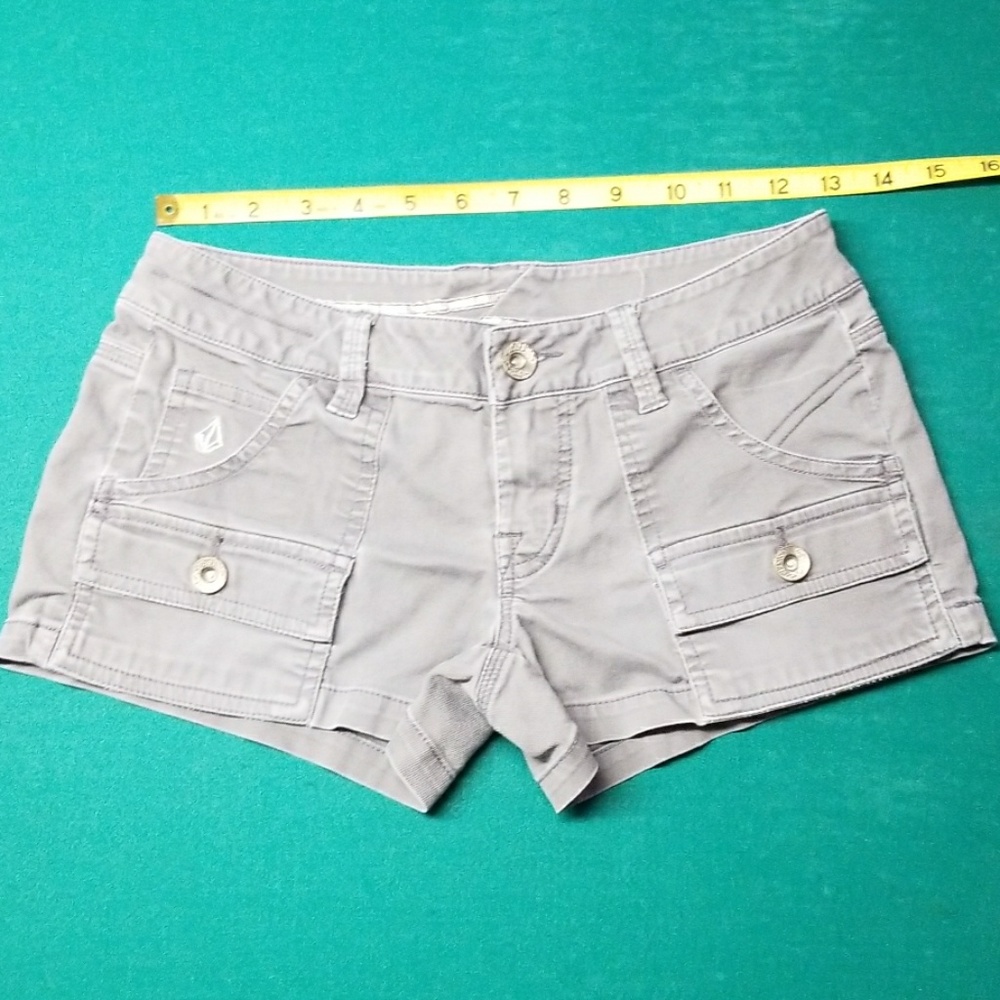 Volcom shorts